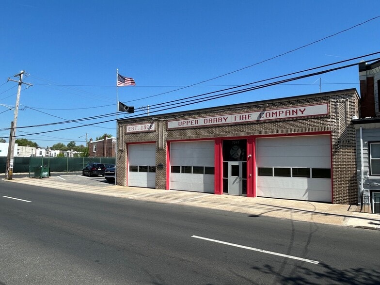 Primary Photo Of 7241 W Chester Pike, Upper Darby Flex For Sale