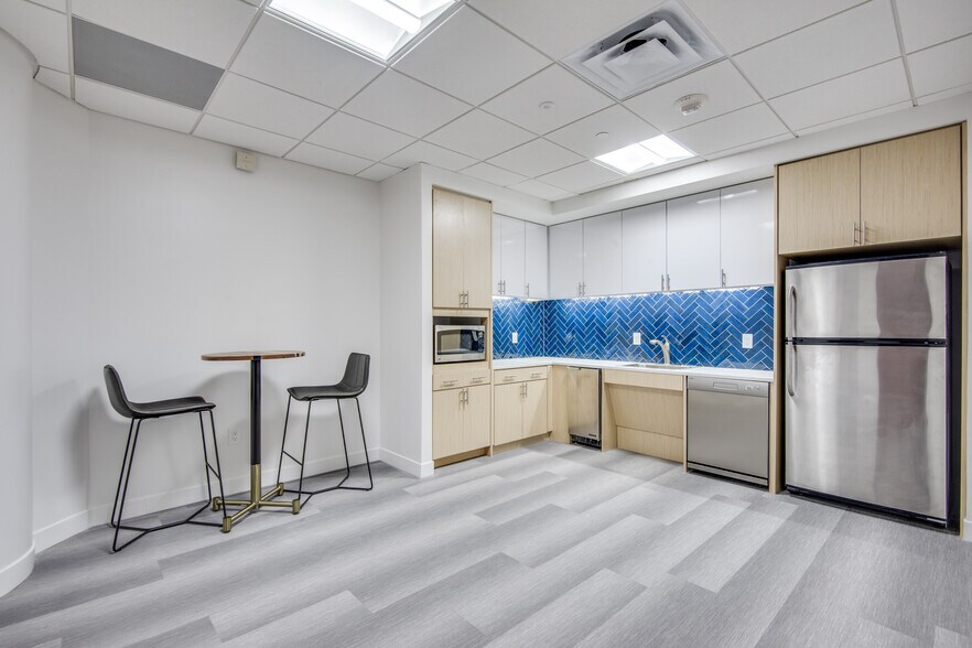 More Photos Of 400 E Las Colinas Blvd, Irving Office For Lease