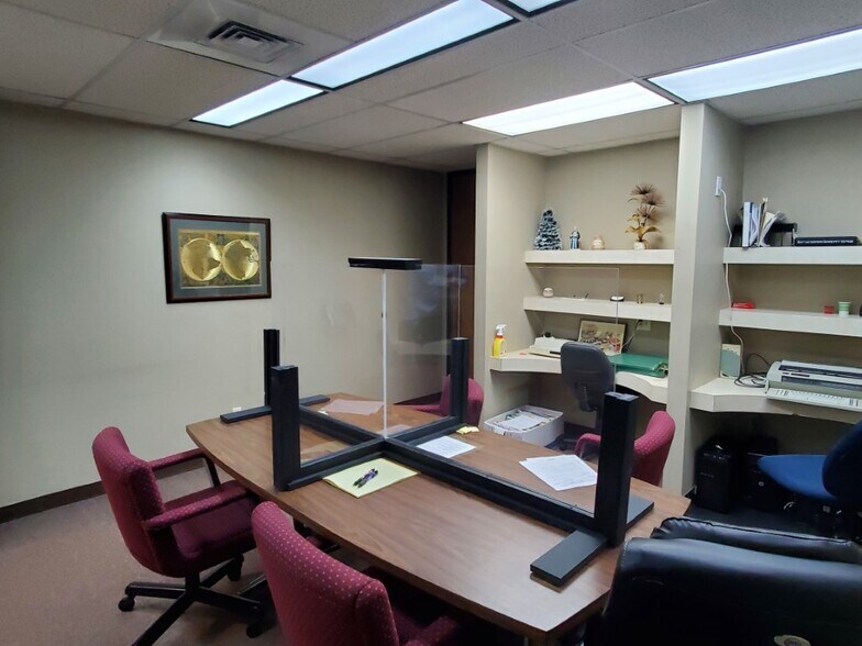 More Photos Of 6258 W Pierson Rd, Flushing Medical For Lease