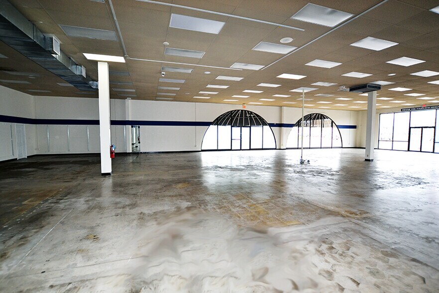More Photos Of 10 Lincoln Hwy, Fairview Heights Freestanding For Lease