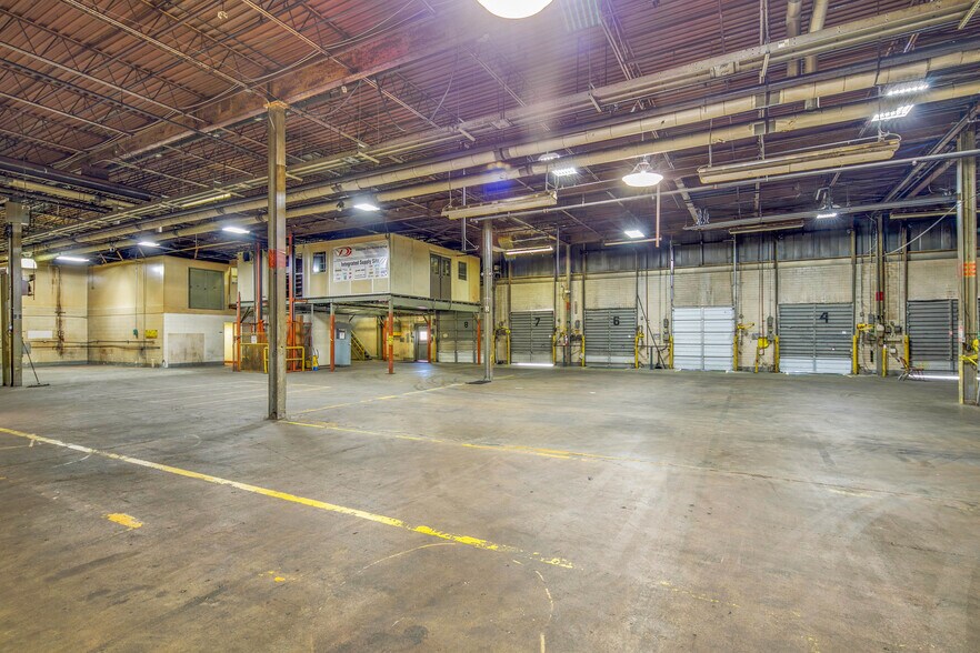 More Photos Of 3036 Gillespie St, Fayetteville Manufacturing For Lease