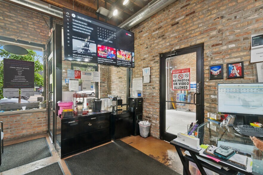 More Photos Of 3263 W Fullerton Ave, Chicago Service For Sale