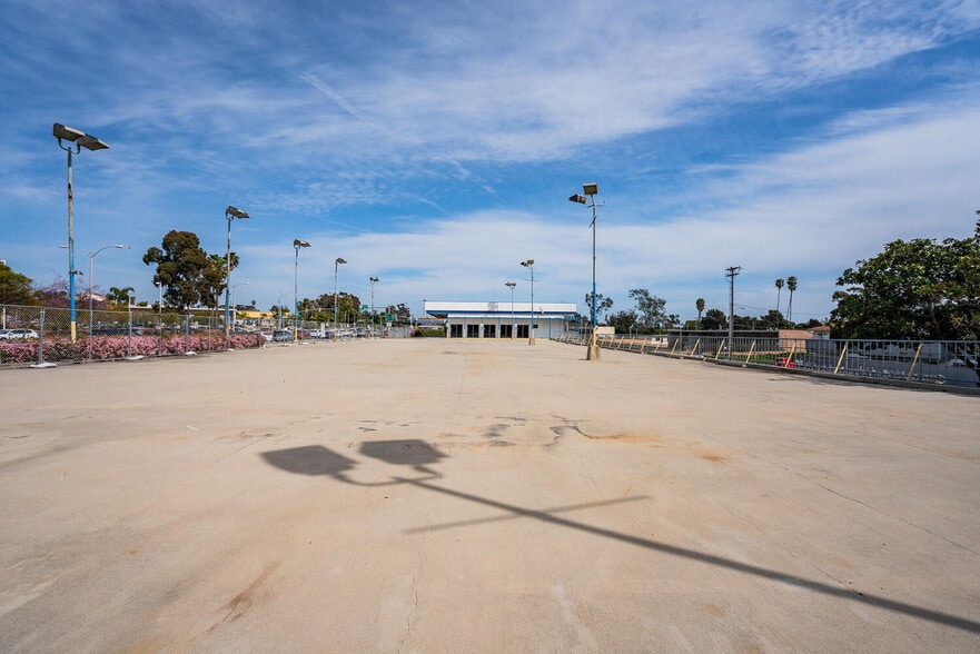 More Photos Of 3440 E Main St, Ventura Auto Dealership For Sale