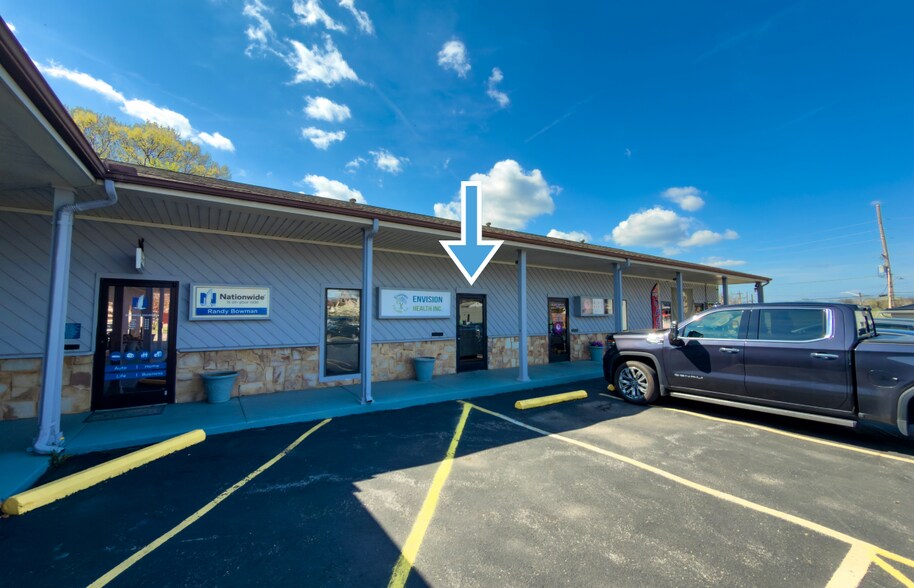 More Photos Of 223 W Virginia Ave, Vinton Storefront Retail Office For Lease