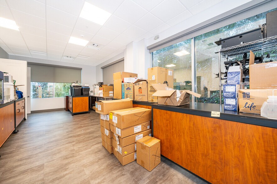 More Photos Of 7560 Red Bug Lake Rd, Oviedo Medical For Sale