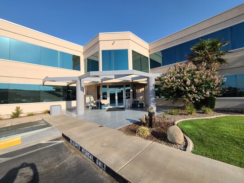 More Photos Of 923 S River Rd, Saint George Medical For Lease