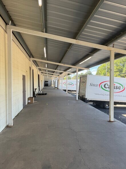 More Photos Of 350 N Cherry Street Ext, Wallingford Manufacturing For Lease