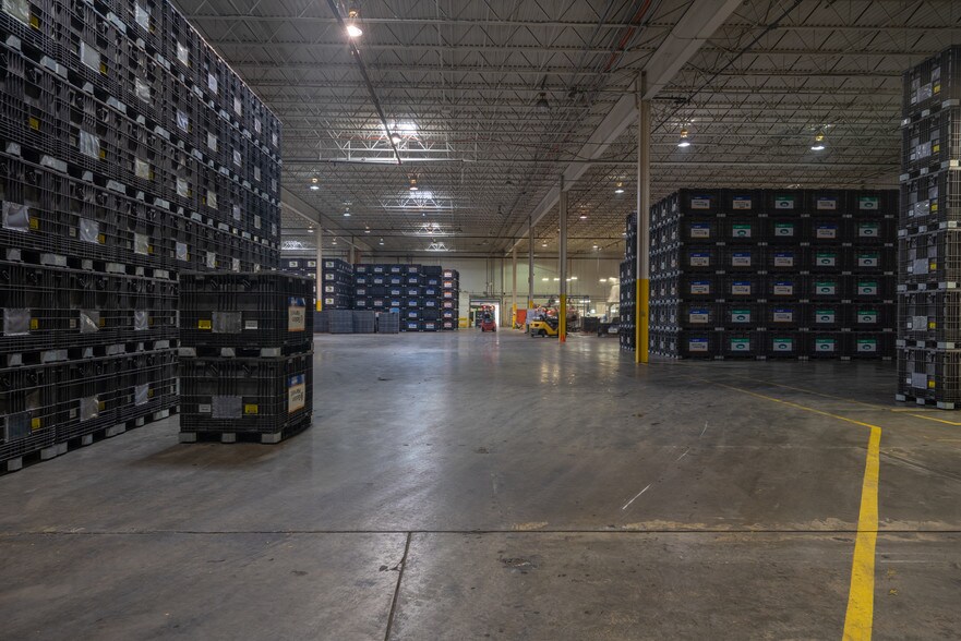 More Photos Of 1924 County Rd 3000 N, Rantoul Warehouse For Lease