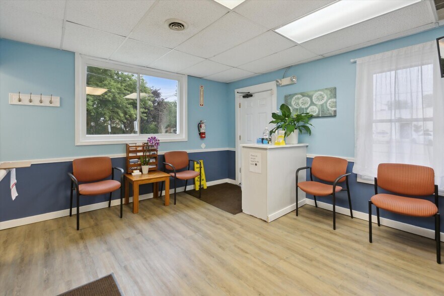 More Photos Of 1000 N Johnson St, Bay City Medical For Sale