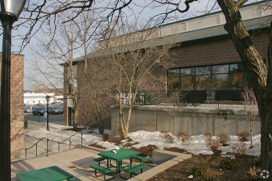 More Photos Of 200 Main St, Middletown Unknown For Lease