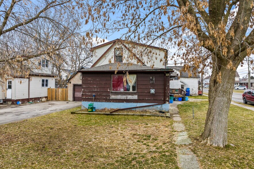More Photos Of 48 Johnston St, Port Colborne Apartments For Sale