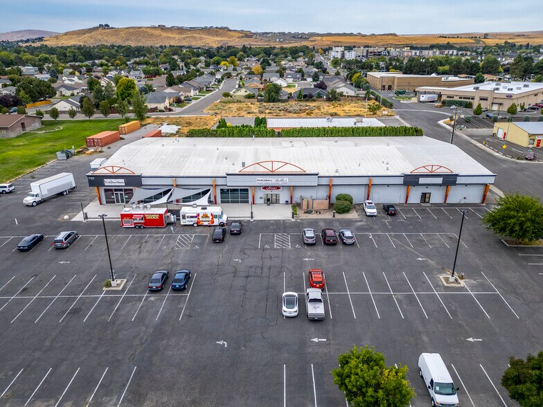 More Photos Of 7425 W Clearwater Ave, Kennewick Freestanding For Sale