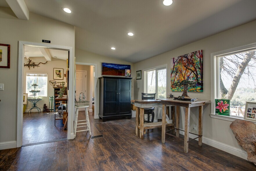 More Photos Of 7449 Fairplay Rd, Somerset Specialty For Sale