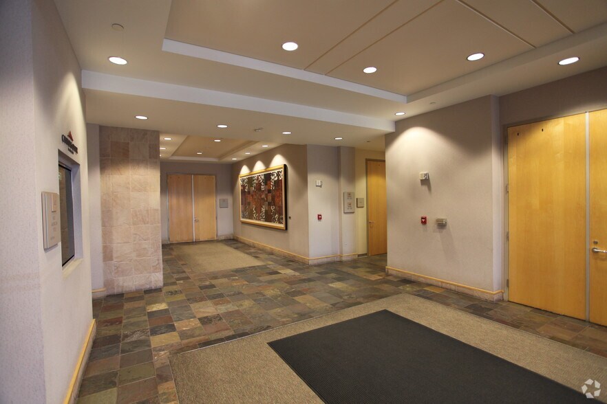 More Photos Of 1160 N Town Center Dr, Las Vegas Office For Lease