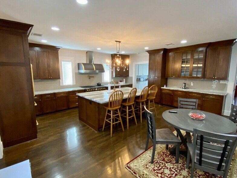 More Photos Of 848 Heights Blvd, Houston Office For Sale