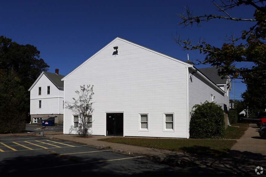 More Photos Of 77 State Rd, Dartmouth Office For Lease