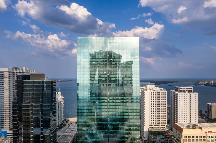 More Photos Of 1395 Brickell Ave, Miami Office Residential For Lease