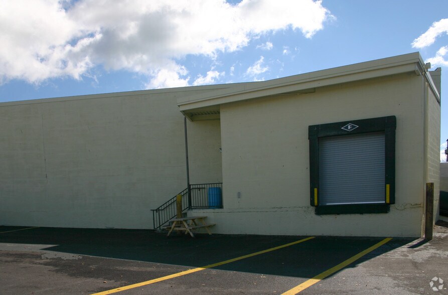 More Photos Of 260 Court St, Middlebury Storefront For Lease