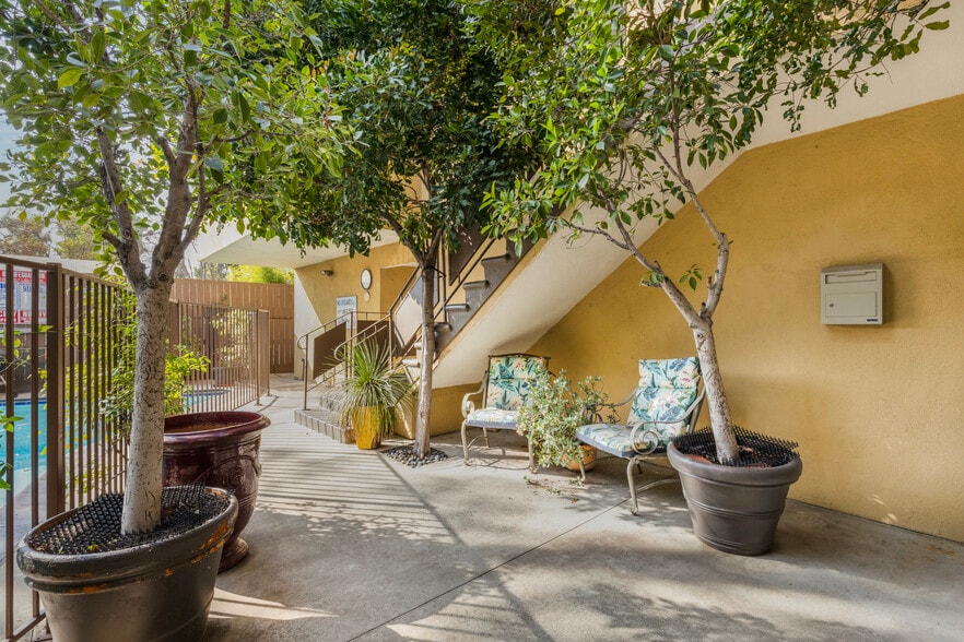 More Photos Of 14641 Magnolia Blvd, Sherman Oaks Apartments For Sale