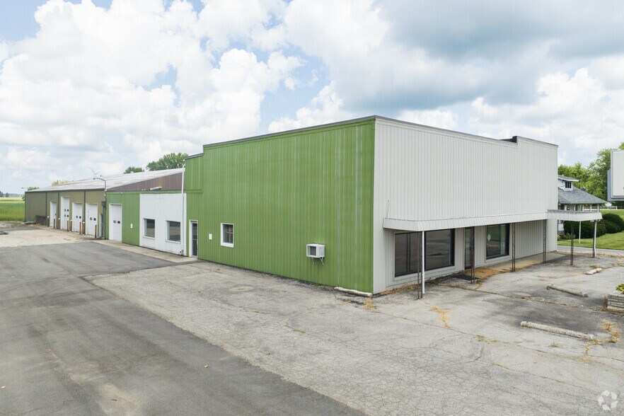 More Photos Of 7074 W State Road 28, Elwood Warehouse For Lease