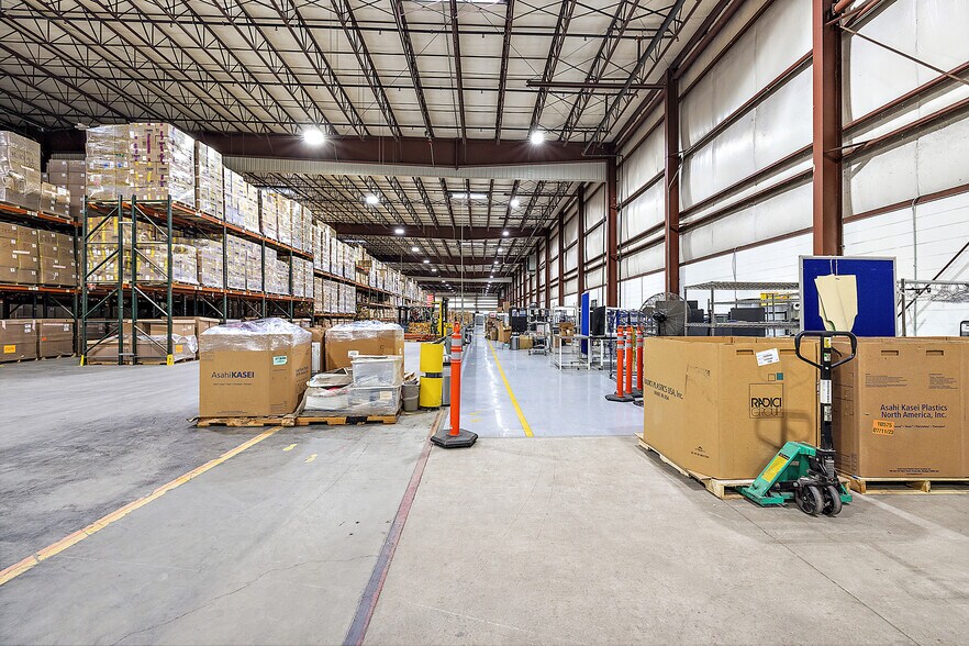 More Photos Of 4333-4335 W Fort St, Detroit Distribution For Lease