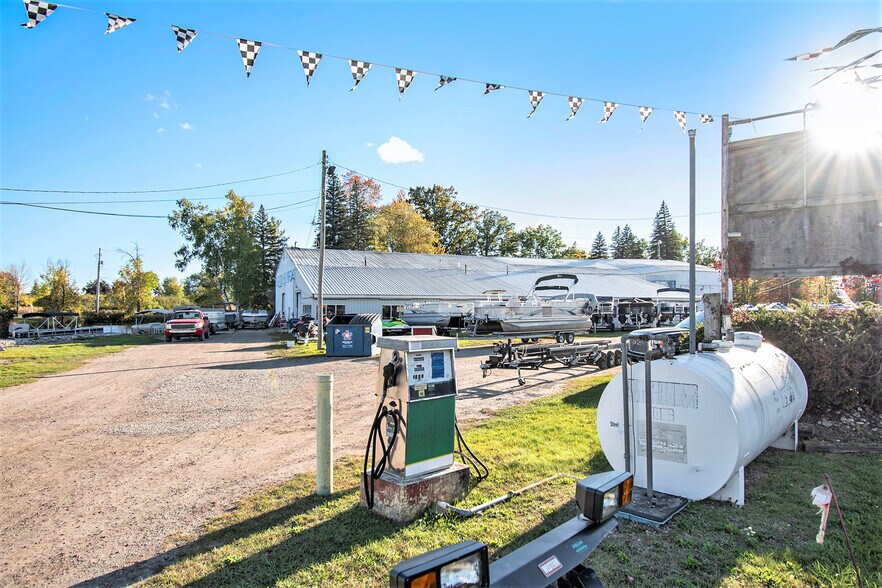 More Photos Of 13710 W Shore Dr, Houghton Lake Marina For Sale