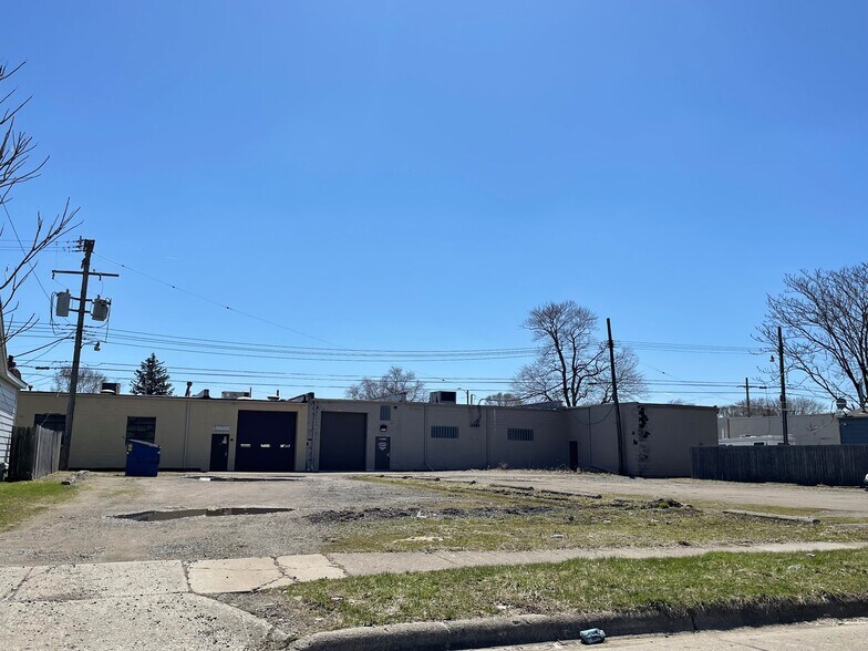 More Photos Of 11055 E 9 Mile Rd, Warren Warehouse For Sale