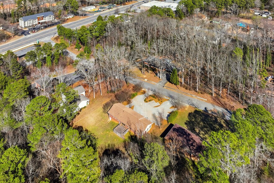 More Photos Of 2239 Scenic Dr, Snellville Office For Sale
