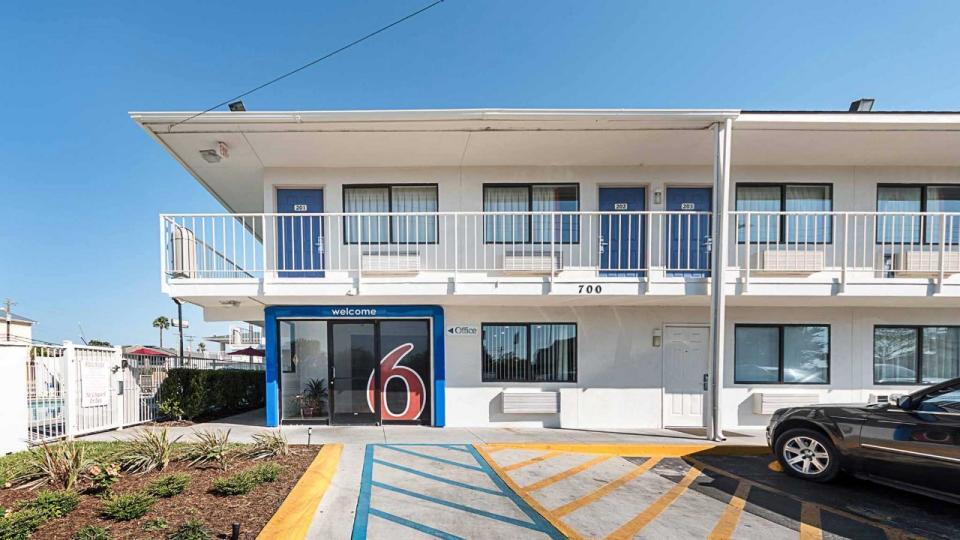 Primary Photo Of 700 W Expressway 83, McAllen Hospitality For Sale