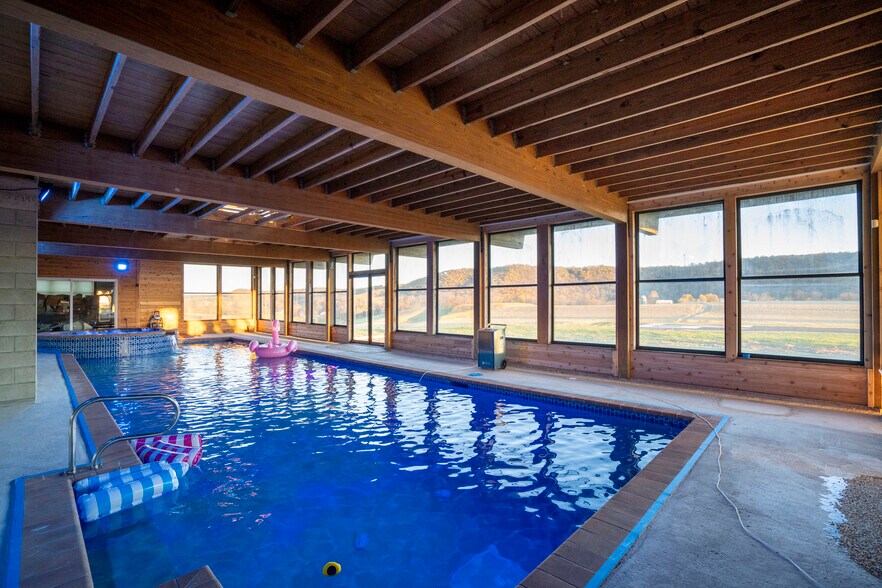 More Photos Of 600 Airport Dr, Mifflintown Flex For Sale