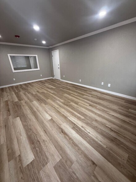 More Photos Of 1315 24th Ave SW, Norman Office For Lease