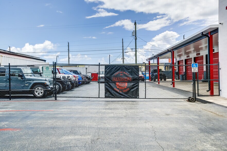 More Photos Of 530 S Dixie Hwy W, Pompano Beach Auto Repair For Sale