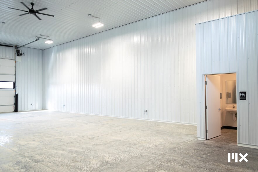 More Photos Of 1709 Dewent St, Jenison Light Manufacturing For Lease