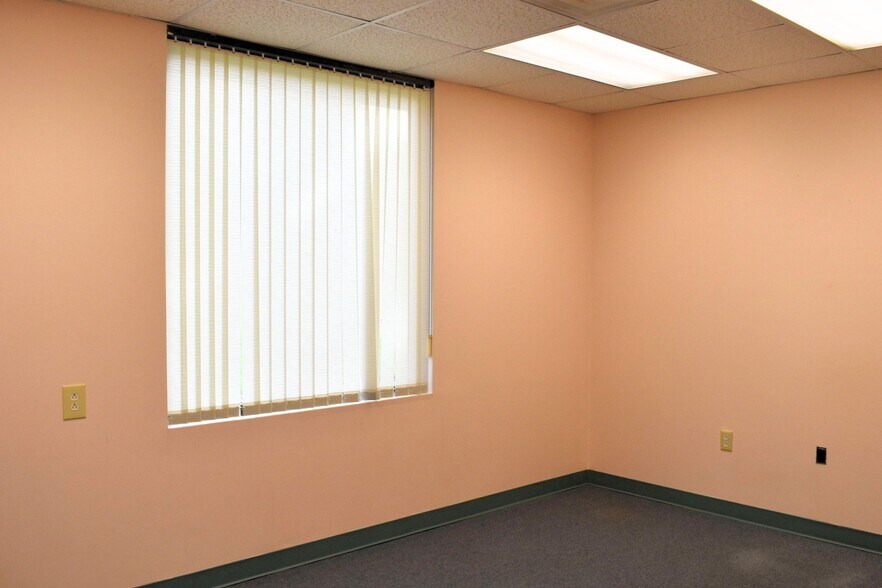 More Photos Of 601 Gates Rd, Vestal Township Office For Lease