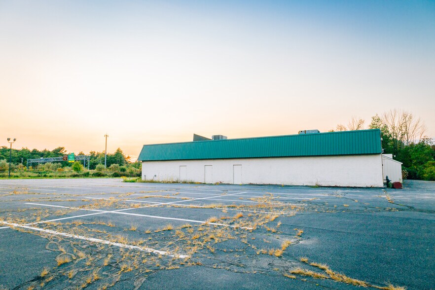 More Photos Of 347 Shattuck Way, Newington General Retail For Sale