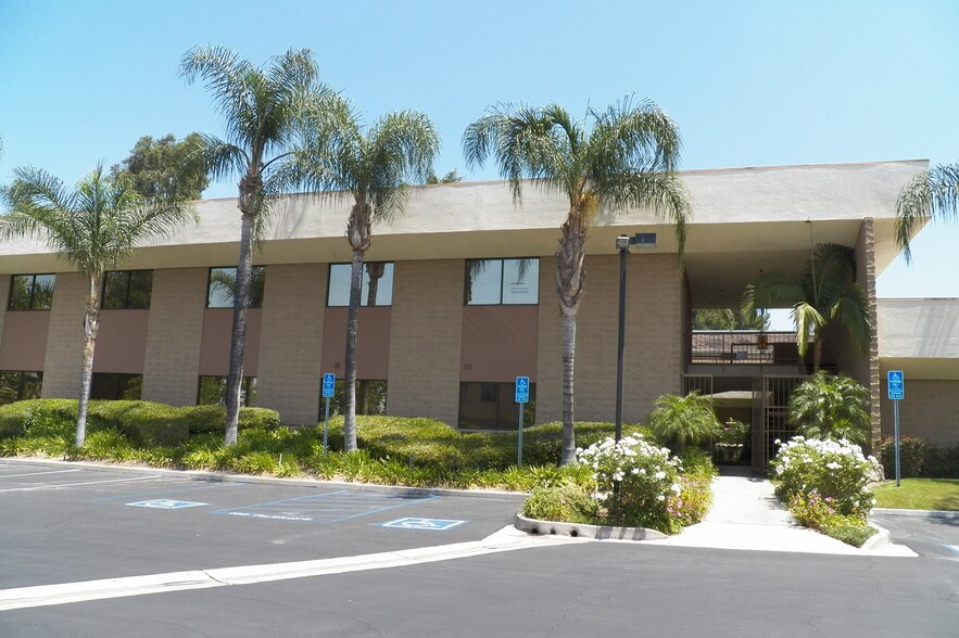 More Photos Of 225 E Airport Dr, San Bernardino Medical For Lease
