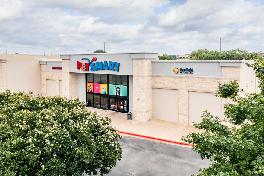 More Photos Of 12901 N I-35 Service Rd, Austin Unknown For Lease