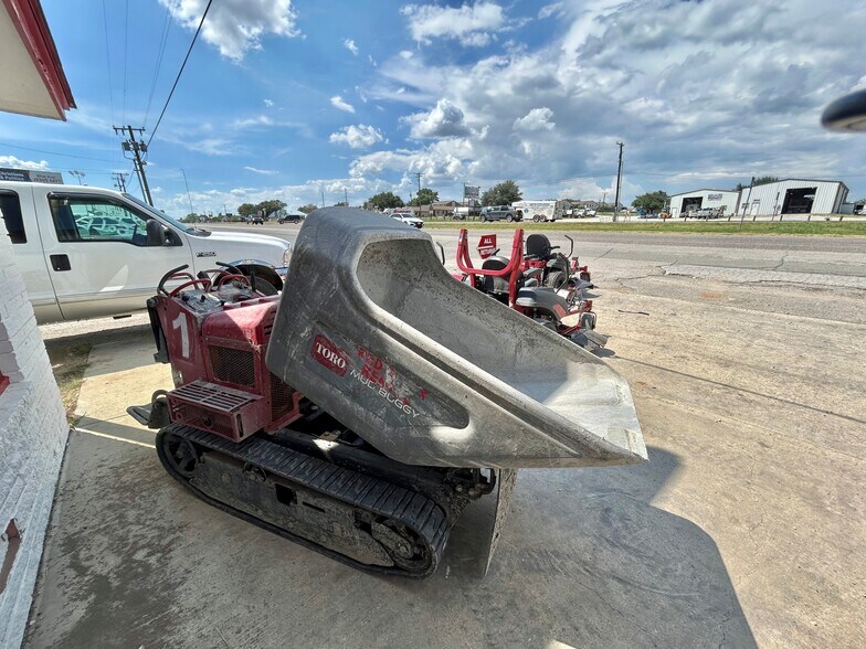 More Photos Of 2818 E Hwy 82, Gainesville Freestanding For Sale