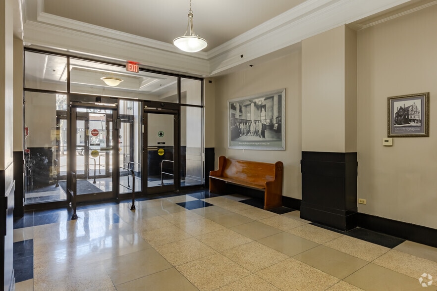 More Photos Of 105 S York St, Elmhurst Office For Lease