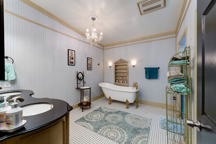 More Photos Of 4388 County Road 197, Alvin Specialty For Sale