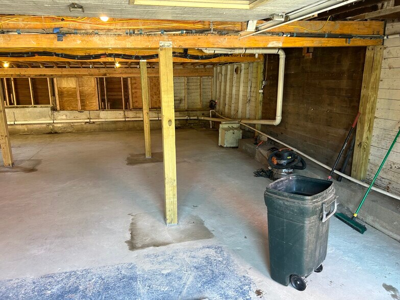 More Photos Of 92 Main St, Sparta Storefront Retail Residential For Lease