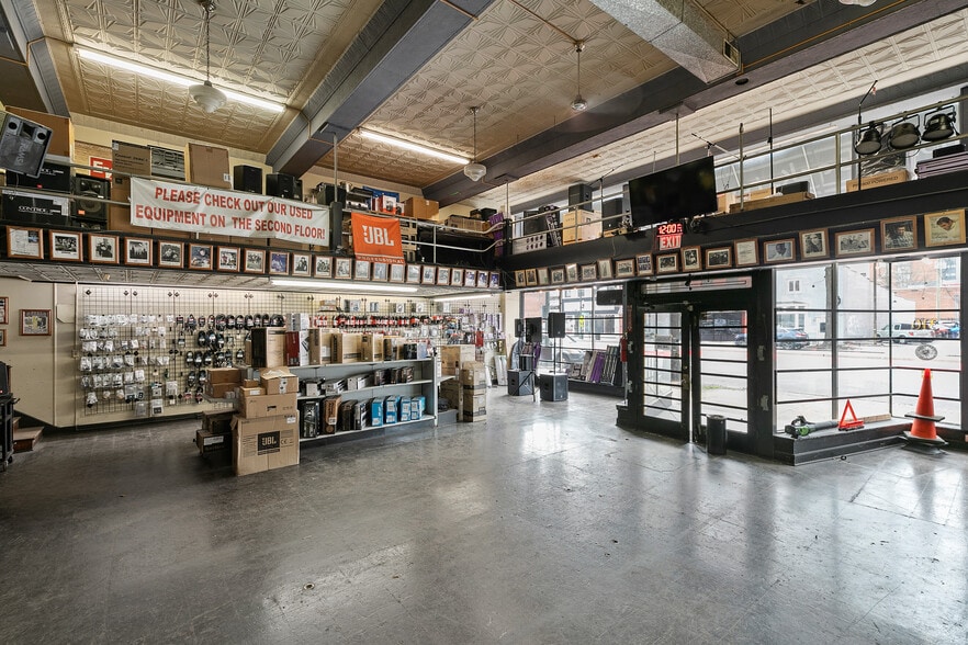 More Photos Of 310 W Broad St, Richmond Storefront For Sale