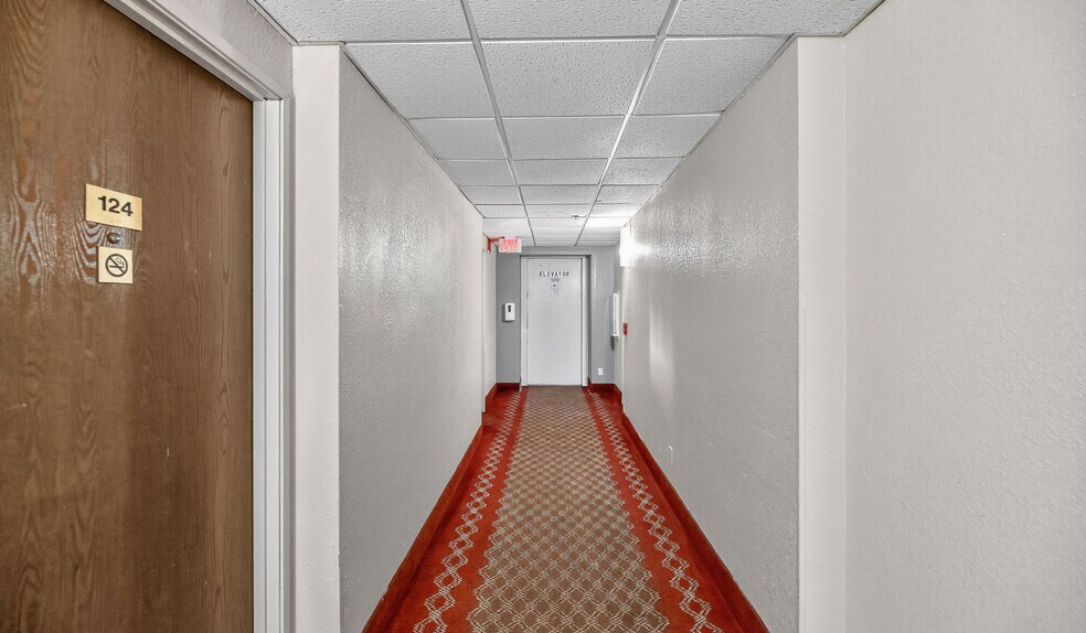 More Photos Of 2200 N Main St, Princeton Hotel For Sale