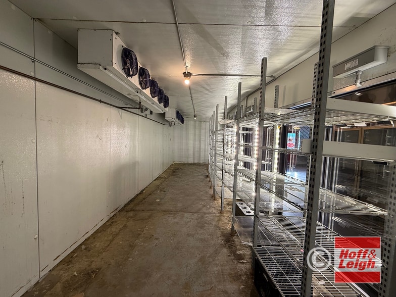 More Photos Of 5219-5229 W 25th Ave, Edgewater Unknown For Lease