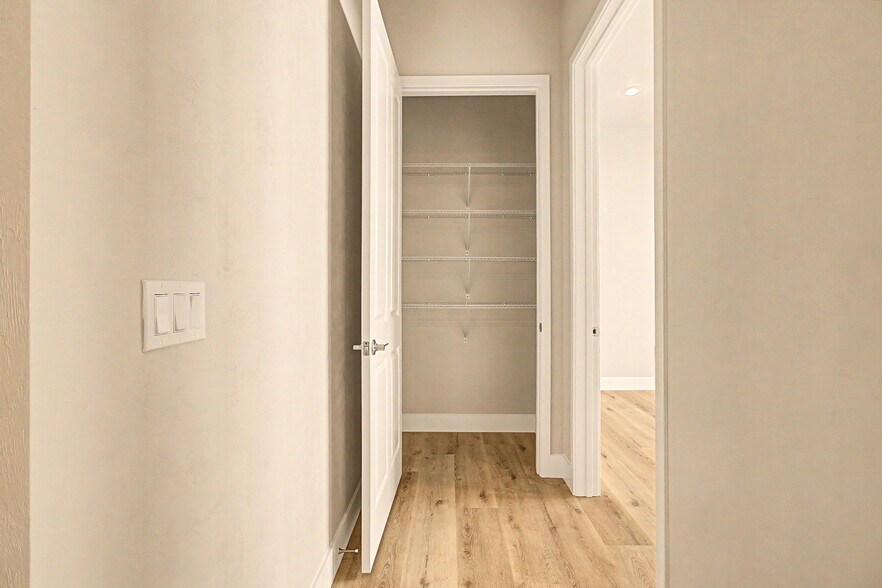 More Photos Of 13598 W Newberry Rd, Newberry Office For Lease