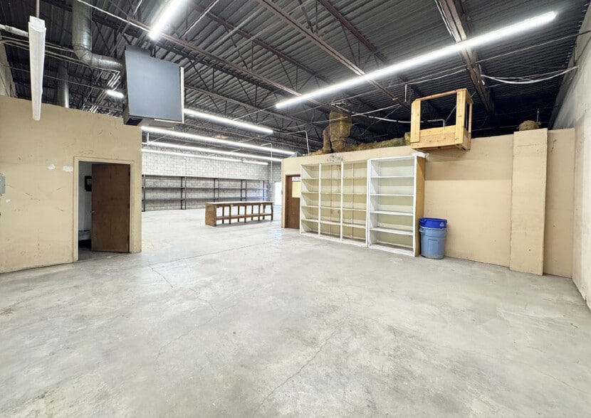 More Photos Of 9600 Bell Ave, Albuquerque Office For Sale