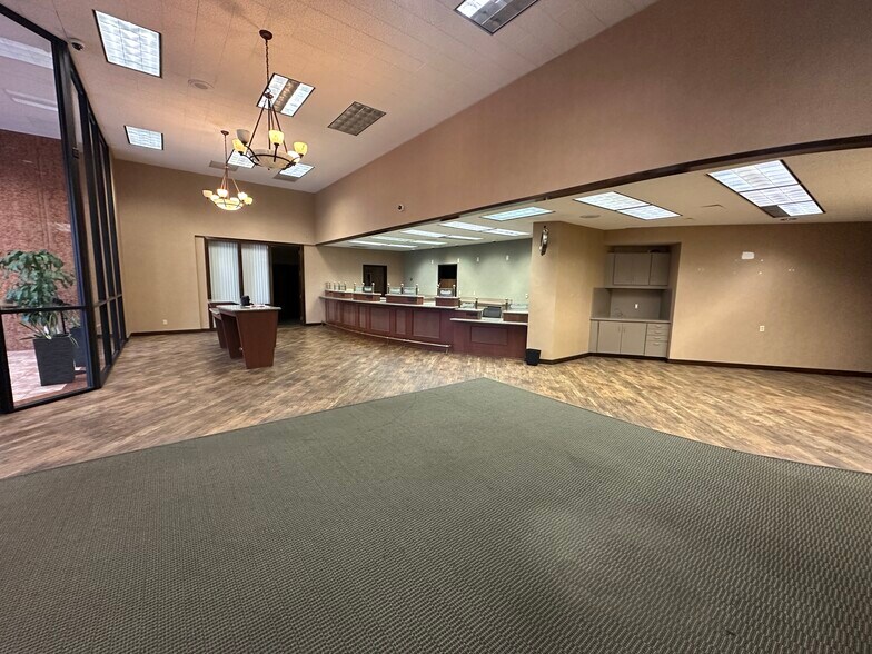 More Photos Of 100 Main St, Fort Worth Loft Creative Space For Lease