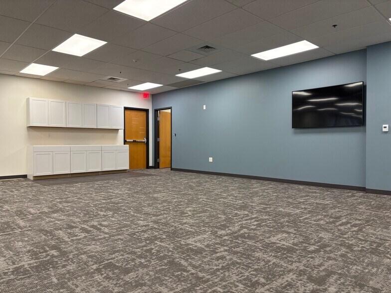 More Photos Of 201 Riverneck Rd, Chelmsford Office For Lease
