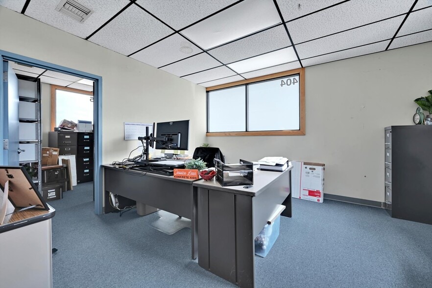 More Photos Of 2014 Laubach Ave, Northampton Office For Sale