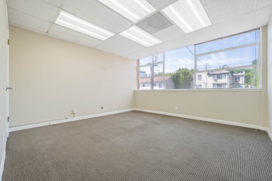 More Photos Of 449 S Beverly, Beverly Hills Office For Sale